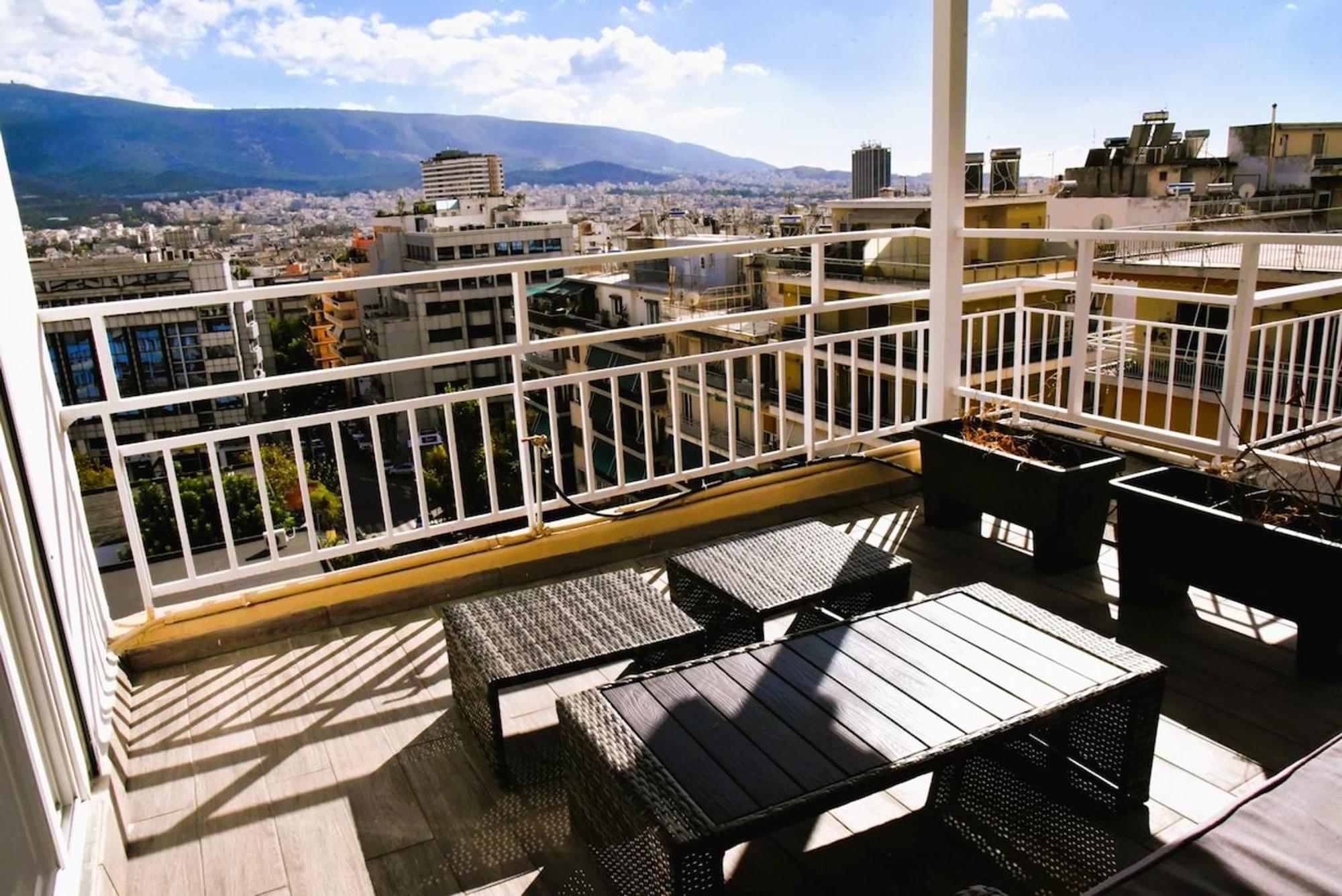Tiny Rooftop Apartment *